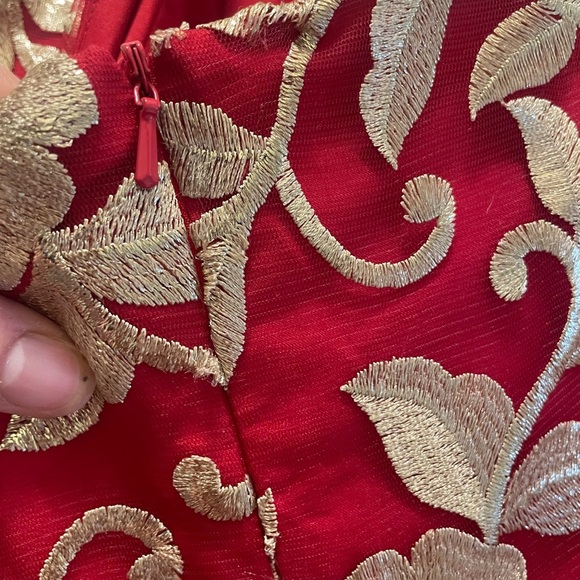 NWT Fifteen Roses Davids Bridal Off-the-Shoulder Mini A-Line Red Gold Size 20 - Picture 6 of 13